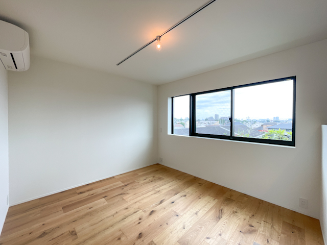smart!!［+loft］ 303の内観