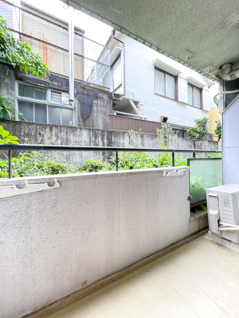 雨のち晴レルヤ 106の内観