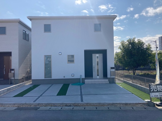 リーブルガーデン西原町小那覇の画像