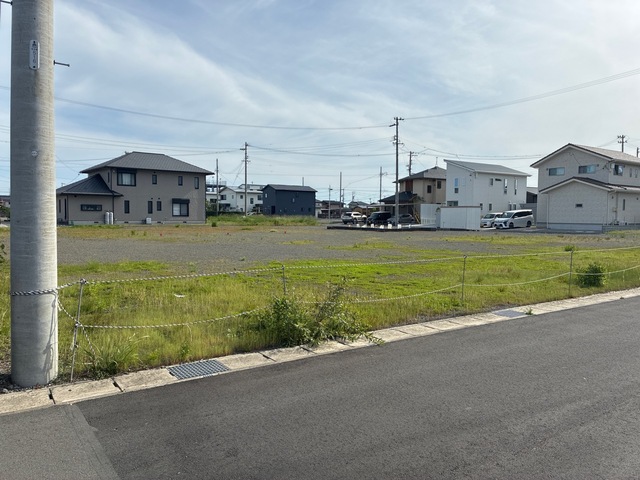 静岡県焼津市石津1075付近