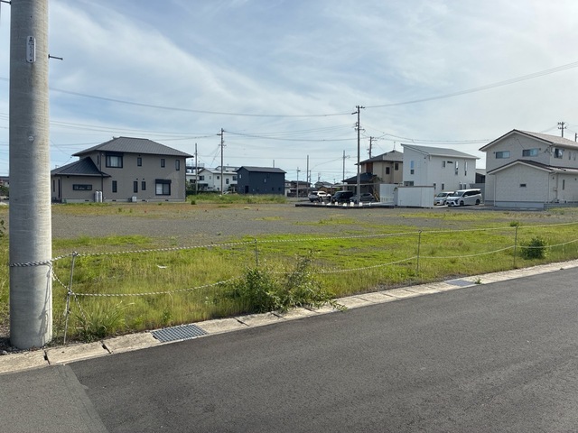 静岡県焼津市石津1075付近