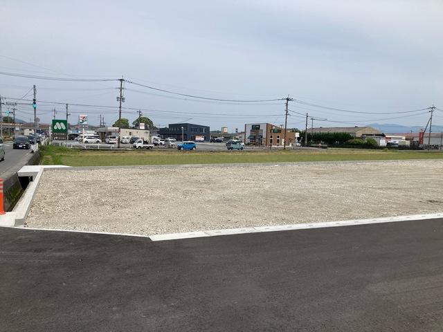 福岡県飯塚市椿字ショヲブノ下203-7(地番)