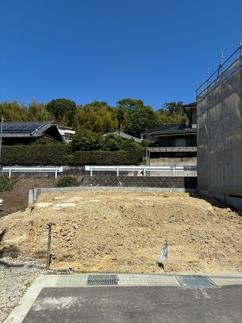 大阪府泉南郡熊取町七山２丁目1238番6（地番）