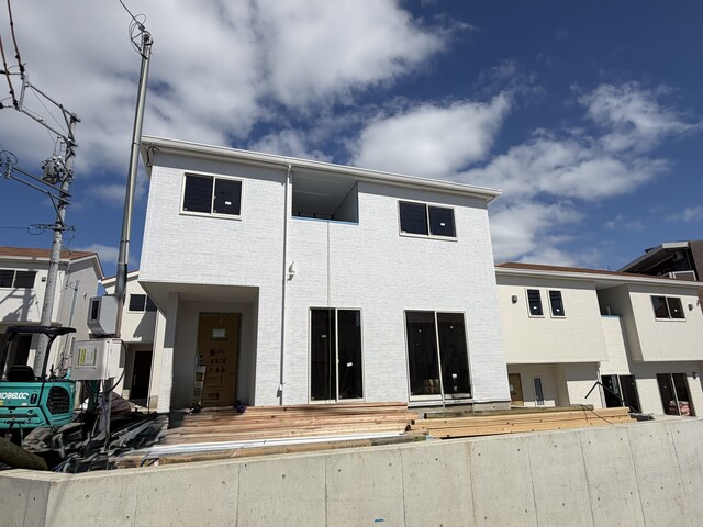 5号棟　外観写真のスライド画像