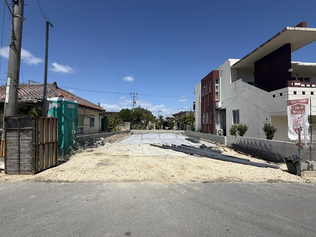 土地写真（南側道路から）のスライド画像