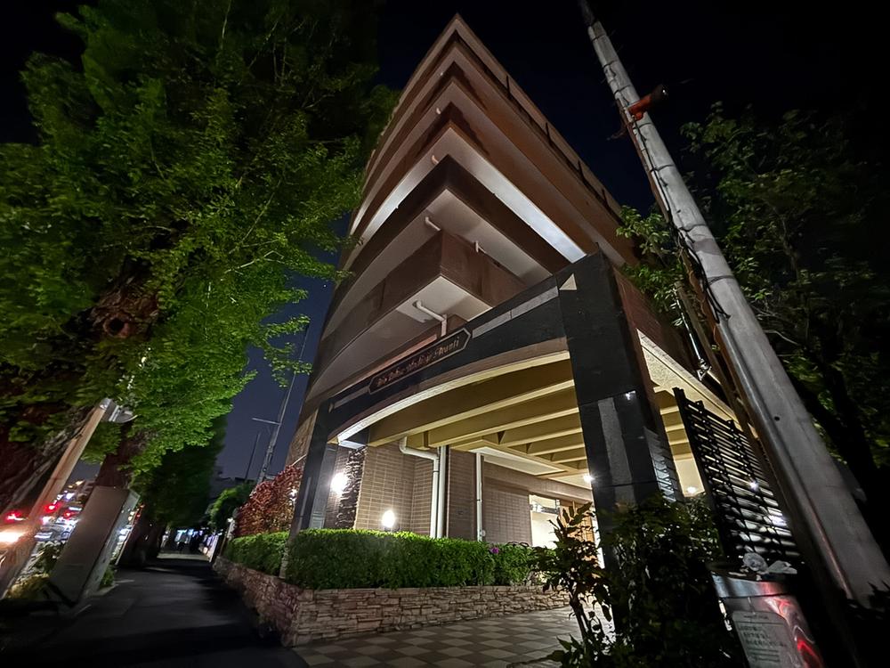 東京都八王子市大和田町３丁目