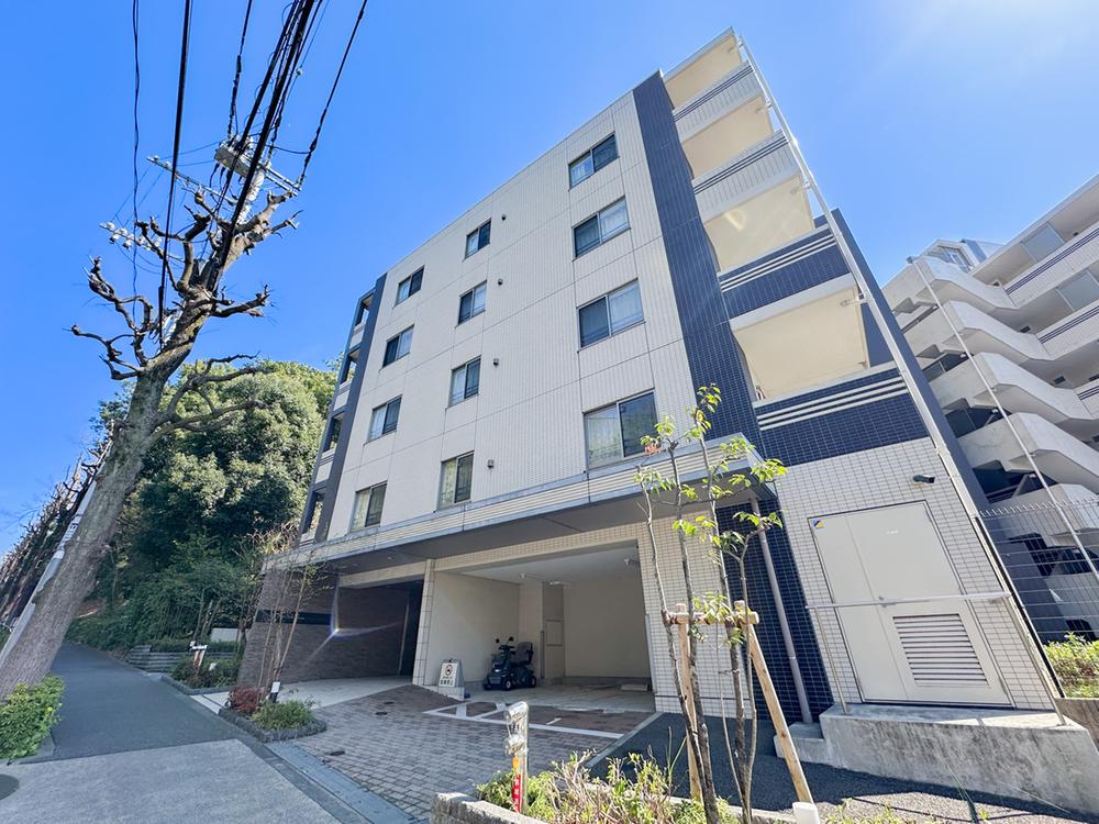 プレシス多摩永山レヴィエ