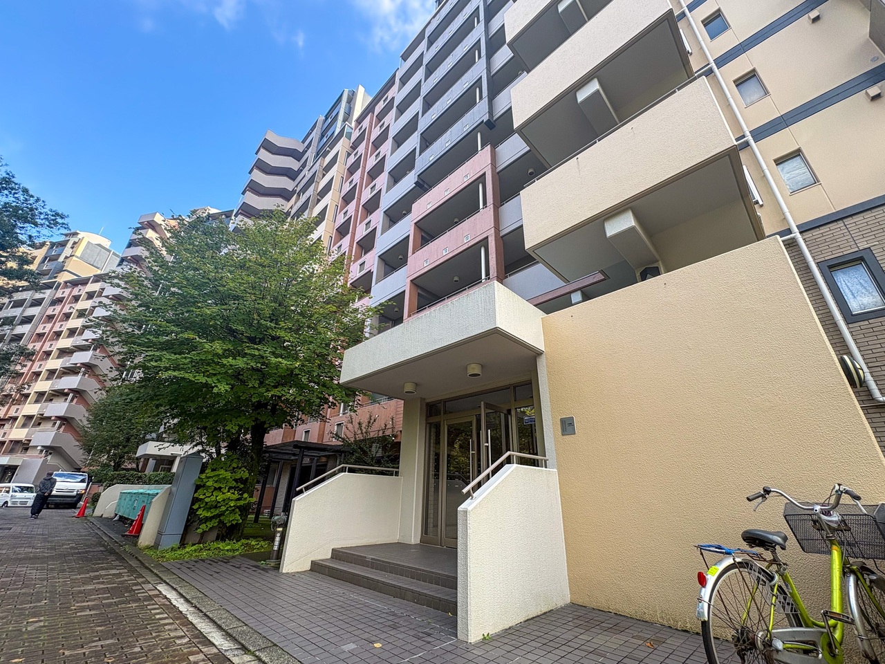 南大沢学園一番街4号棟