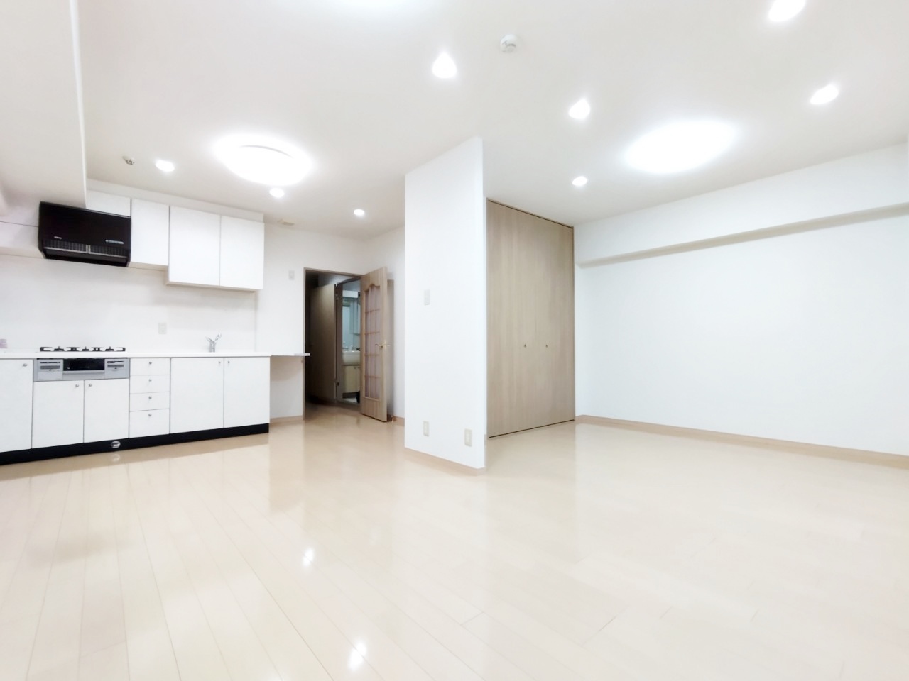 【もっと早く東宝ハウス城東を知ることができていれば良かった、、】～他社での広告販売では見学の予定もなかなか入りませんでした。たまたま問合せでお話できた日高さんから広告へのこだわりや販売についてのアドバイスを聞くことができ、東宝ハウスさんでの専任広告で無事契約までこぎつけました。～