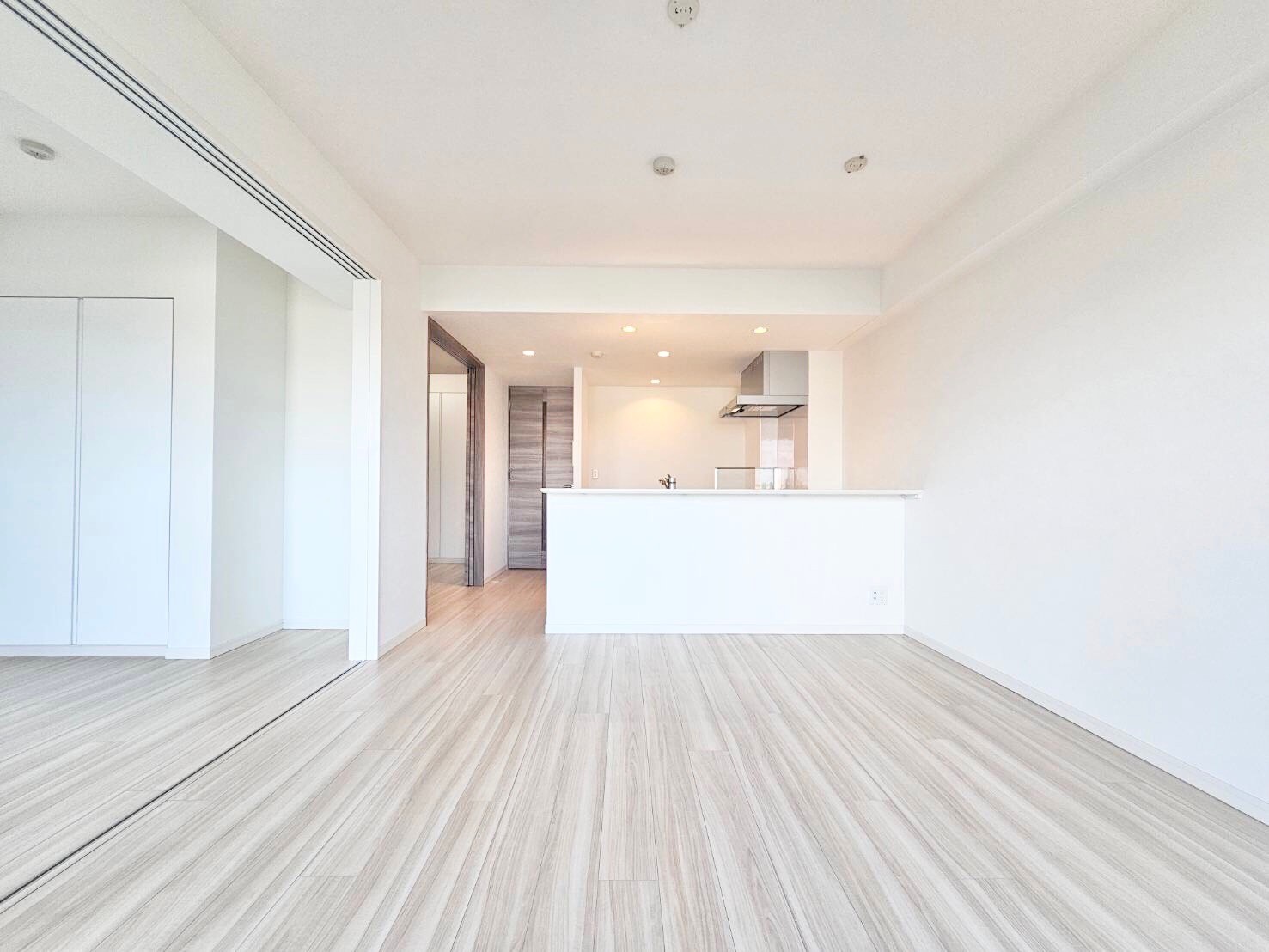 【新たな家族を迎える為、ペットを飼えるマンション探し】~不動産購入は初めて何もわからない所からのスタートでしたが浅野さんは一から十まで丁寧に教えてくださいました。契約後に至ってもとにかくスピーディーに対応してくださり東宝ハウスさんにお願いして本当に良かったです。~