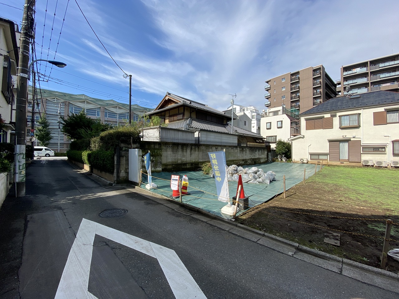 現地写真草刈りも終了し防草シート設置いたしました日当たりも良い現場となりますので実際の現地を是非ご覧ください