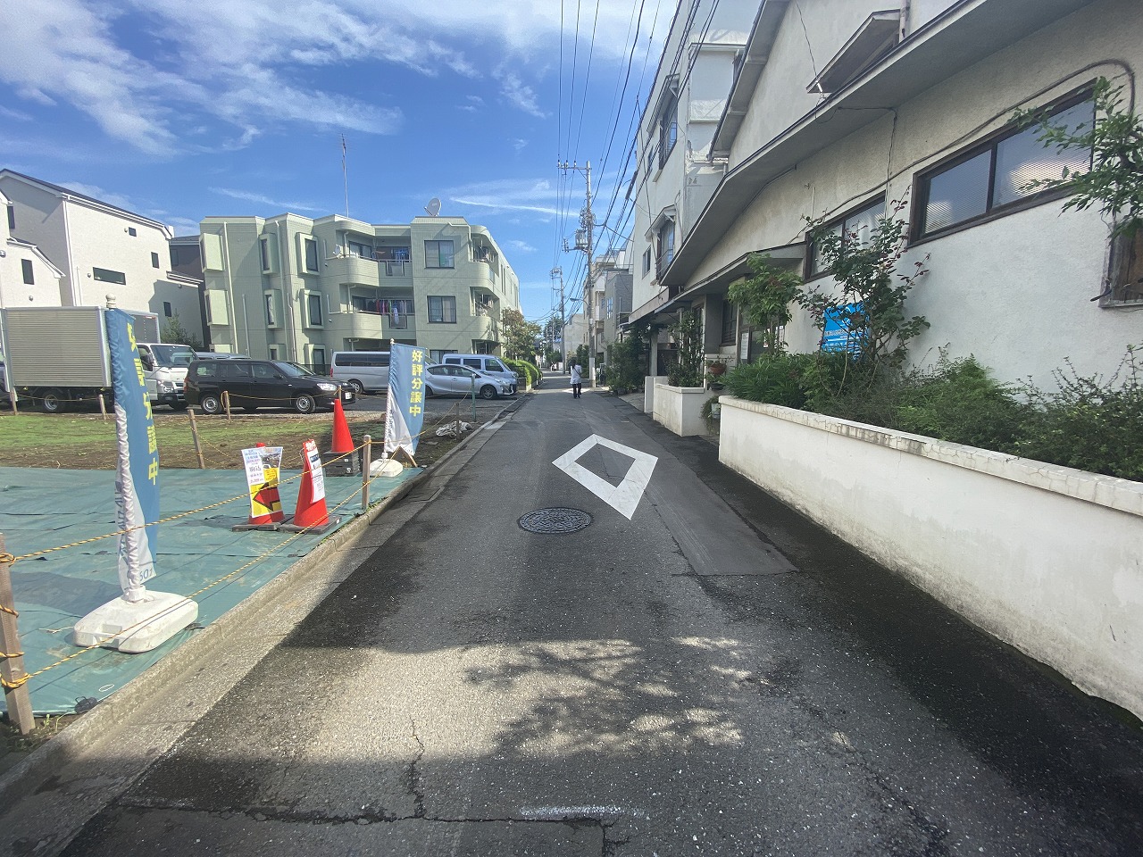 交通量も少ない前面道路です
