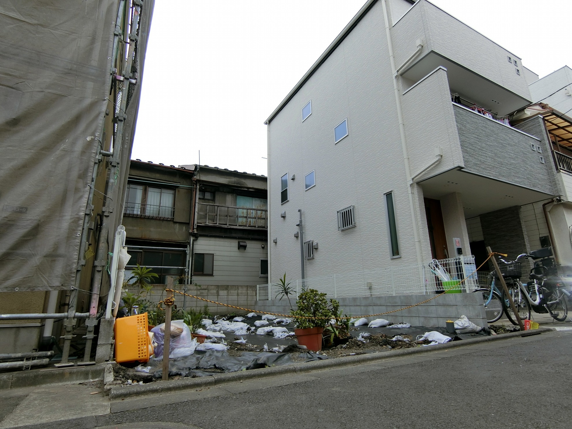 南道路陽当り良好!・整形地でございます
