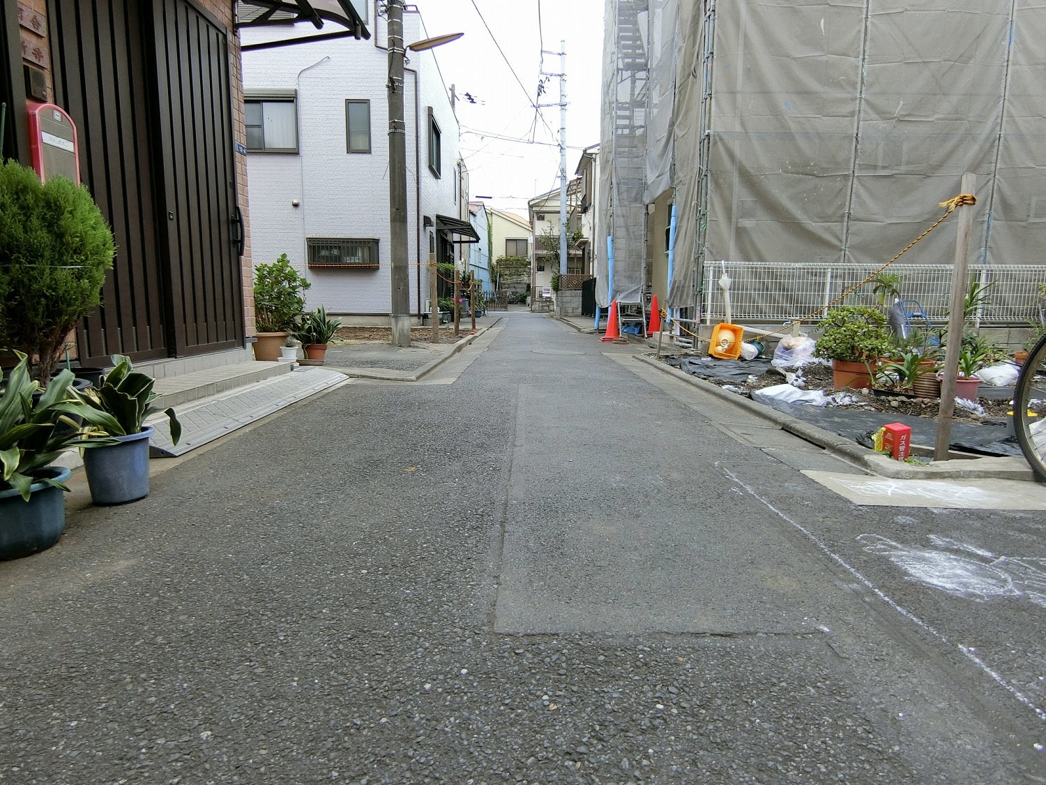 前面道路はセットバック後4mでございます!