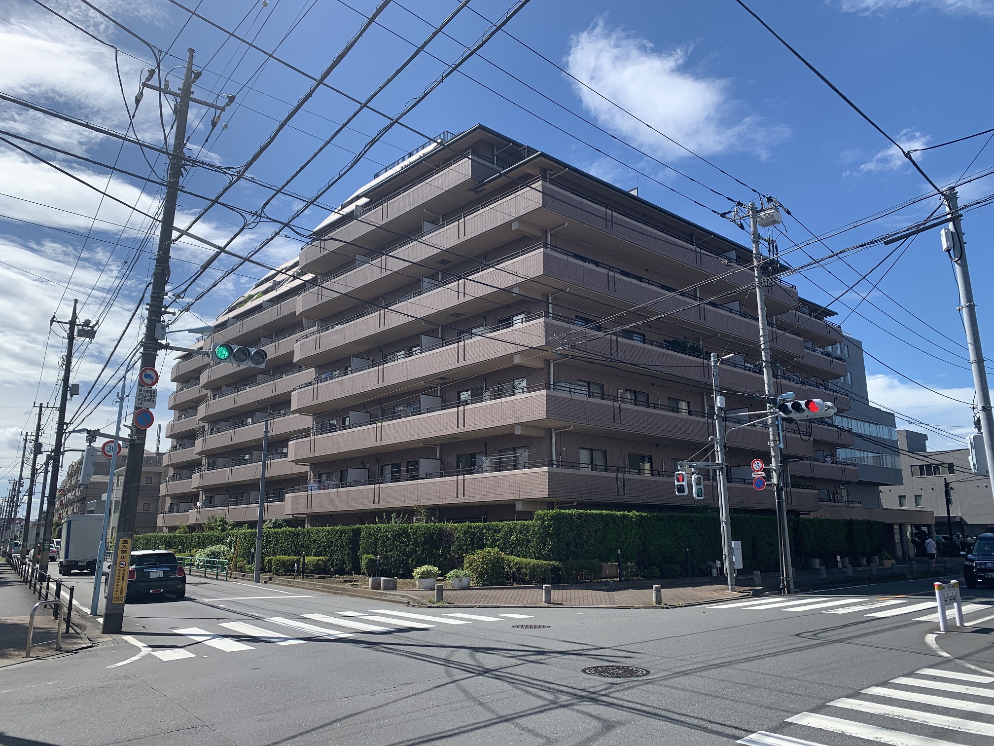 南東角地の立地で開放感のある立地のフルリノベーションマンションです!