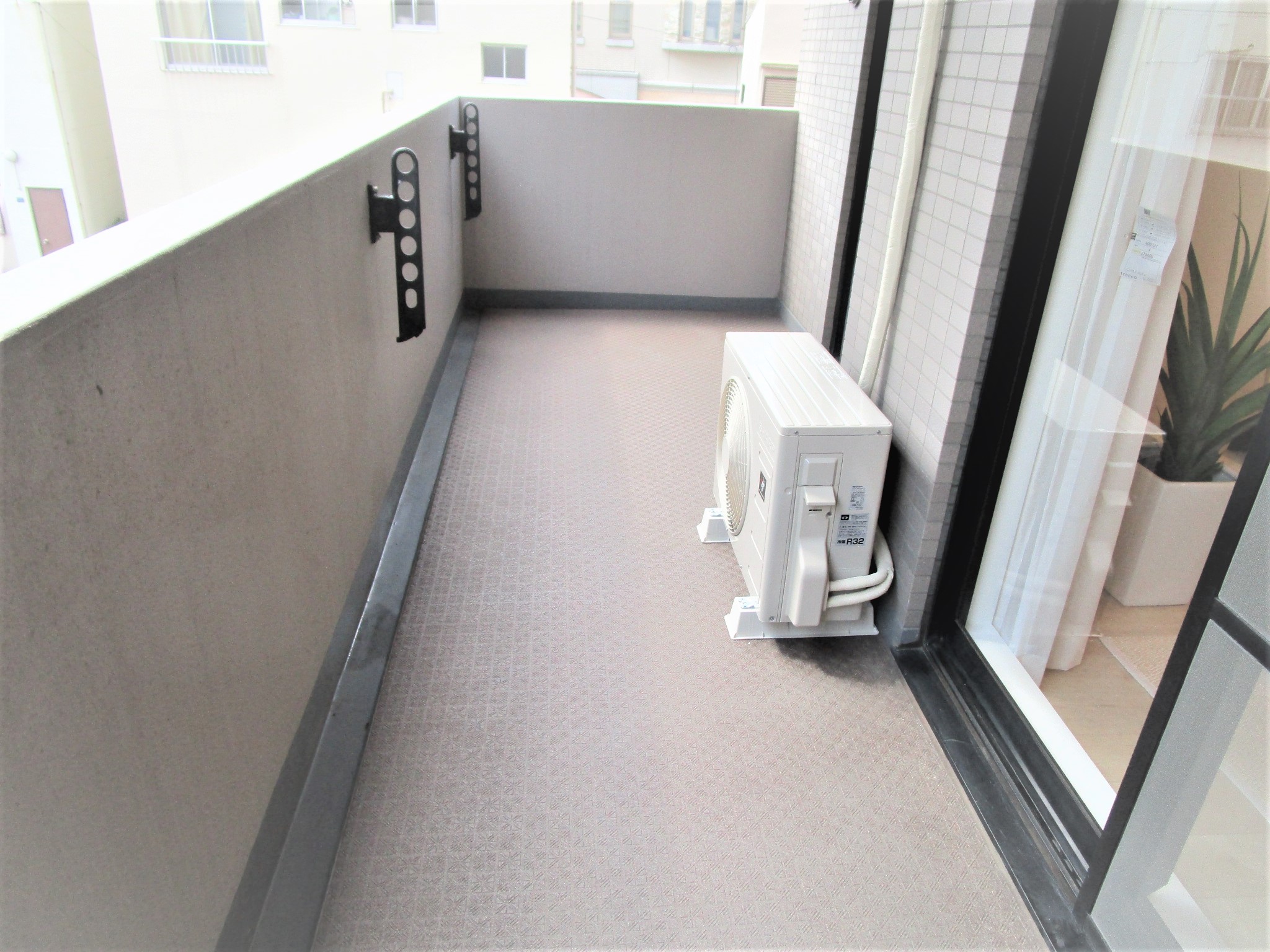 2部屋に面したバルコニー