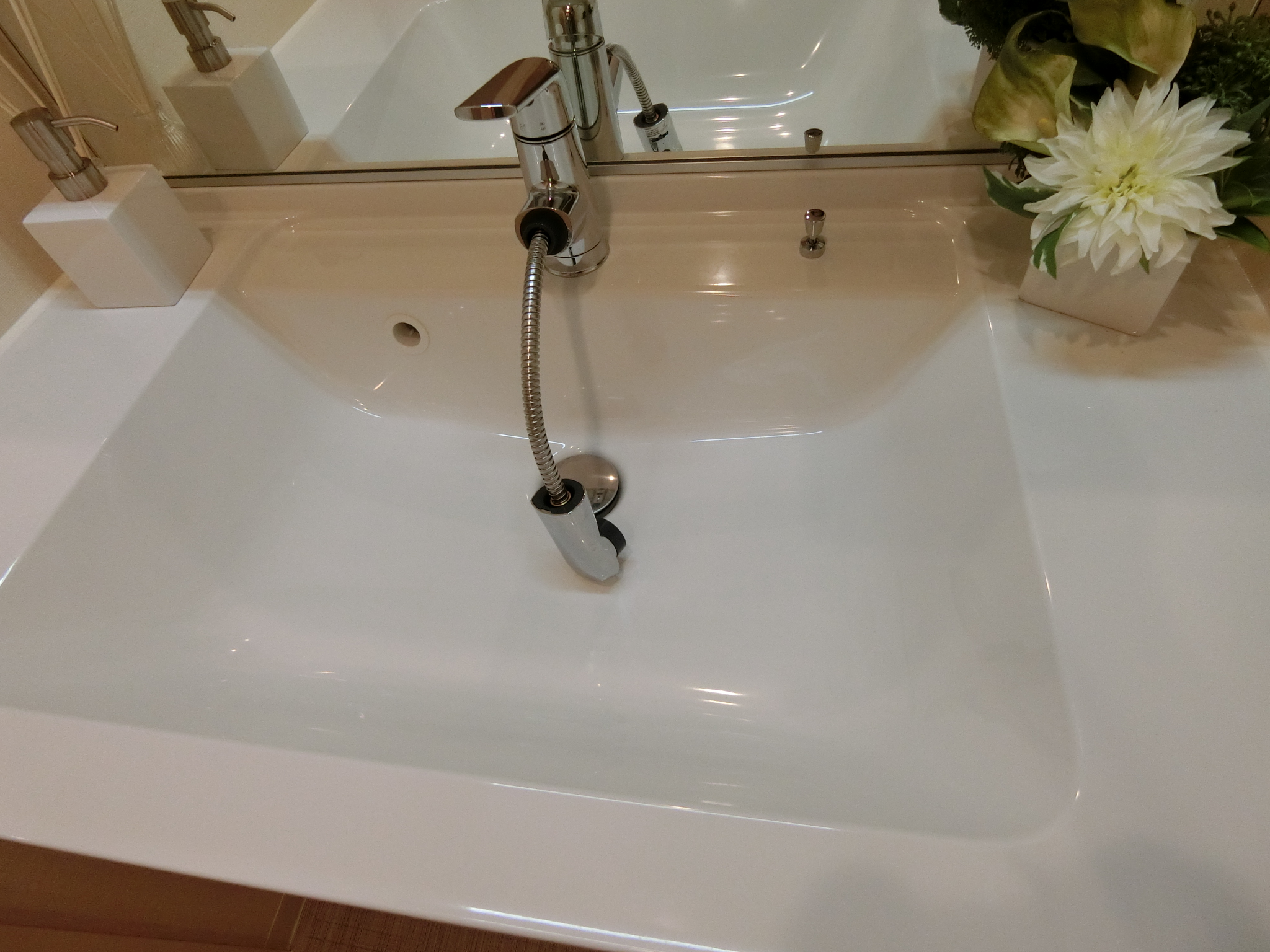 シャワーノズル付きの水栓