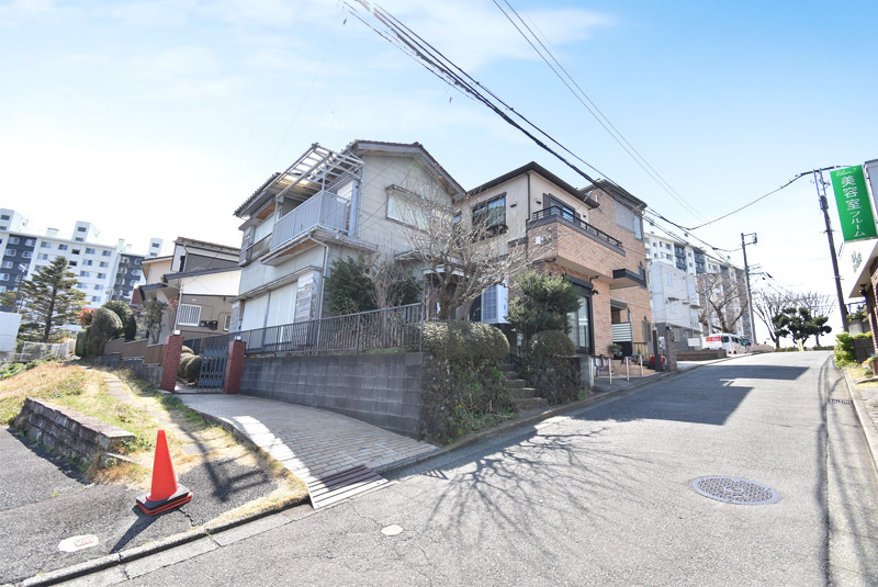 スーパー 小学校 公園が近く生活に便利な立地 建蔽率60 容積率150 東ひな壇 東側が通路のため角地感覚 環状4号室 国道1号線にアクセスしやすい立地 横浜市 戸塚区深谷町 Mrsk1016 の物件情報 土地を探す 湘南 鎌倉の不動産情報は明治地所株式会社