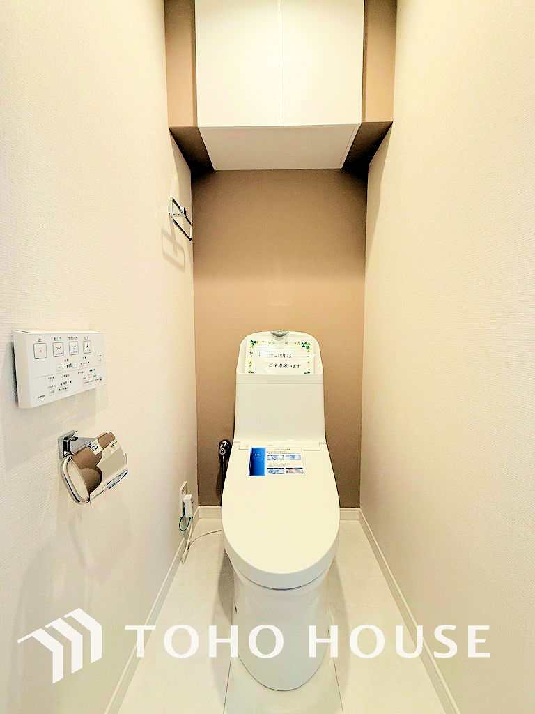 トイレには快適な温水洗浄便座付
