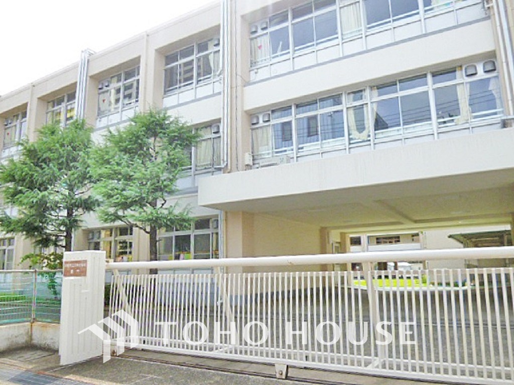 川崎市立久本小学校 距離750m