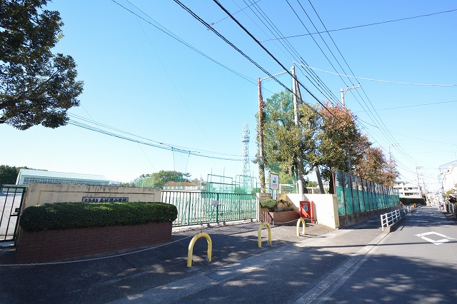 大和市立南林間中学校 距離約550m