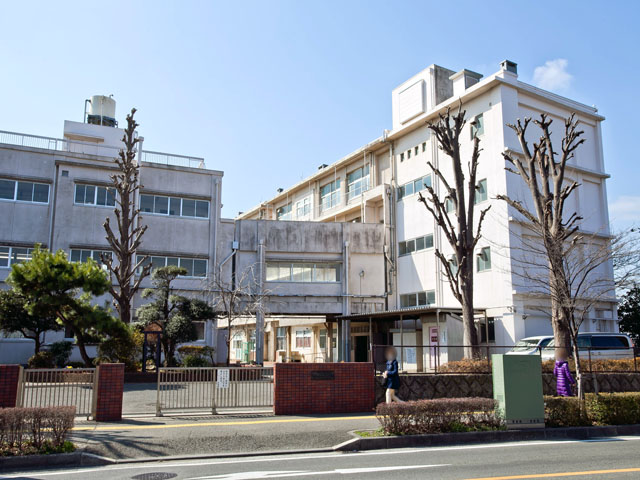 横浜市立瀬谷中学校 距離約850m