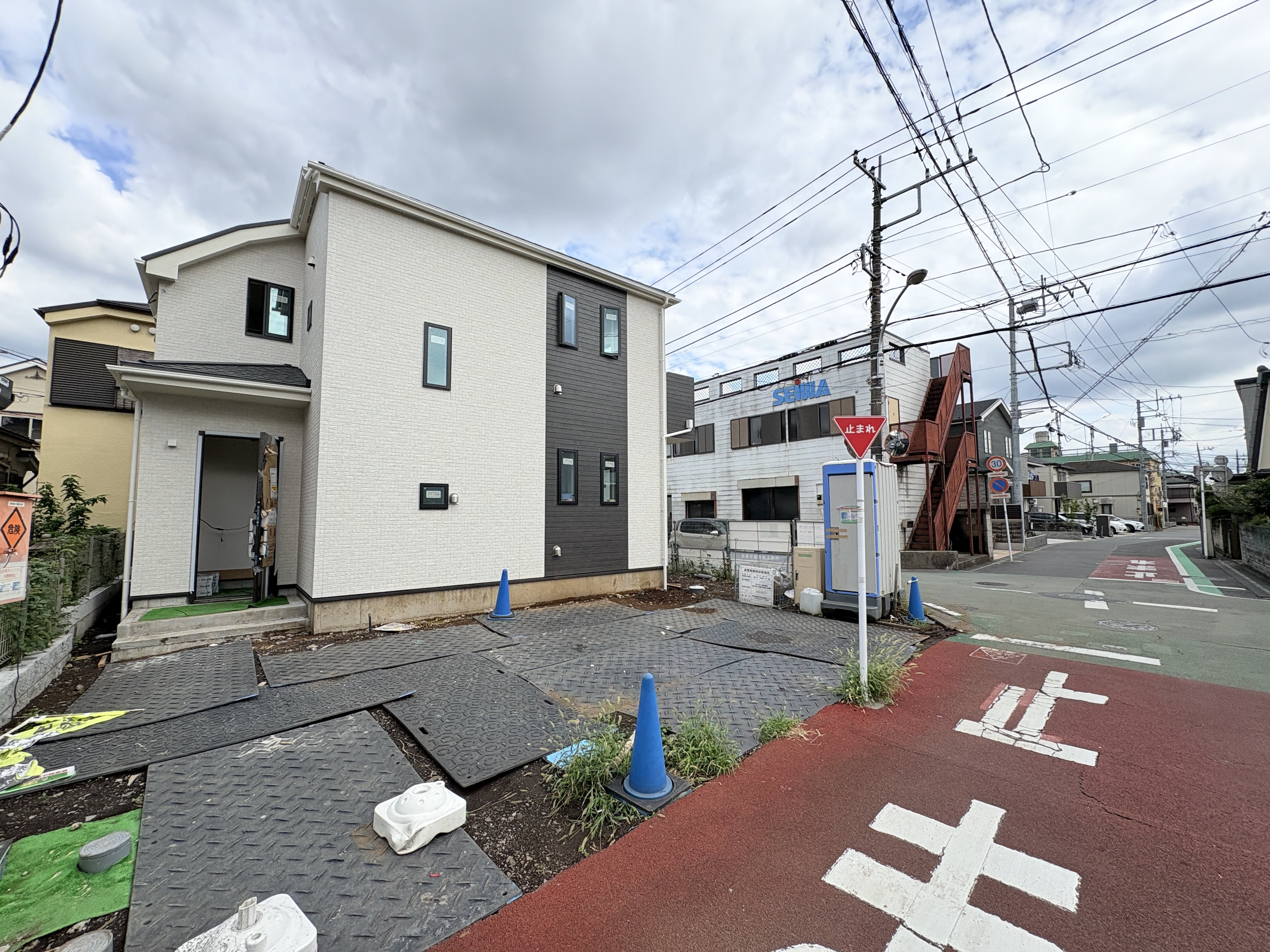 神奈川県大和市西鶴間４丁目