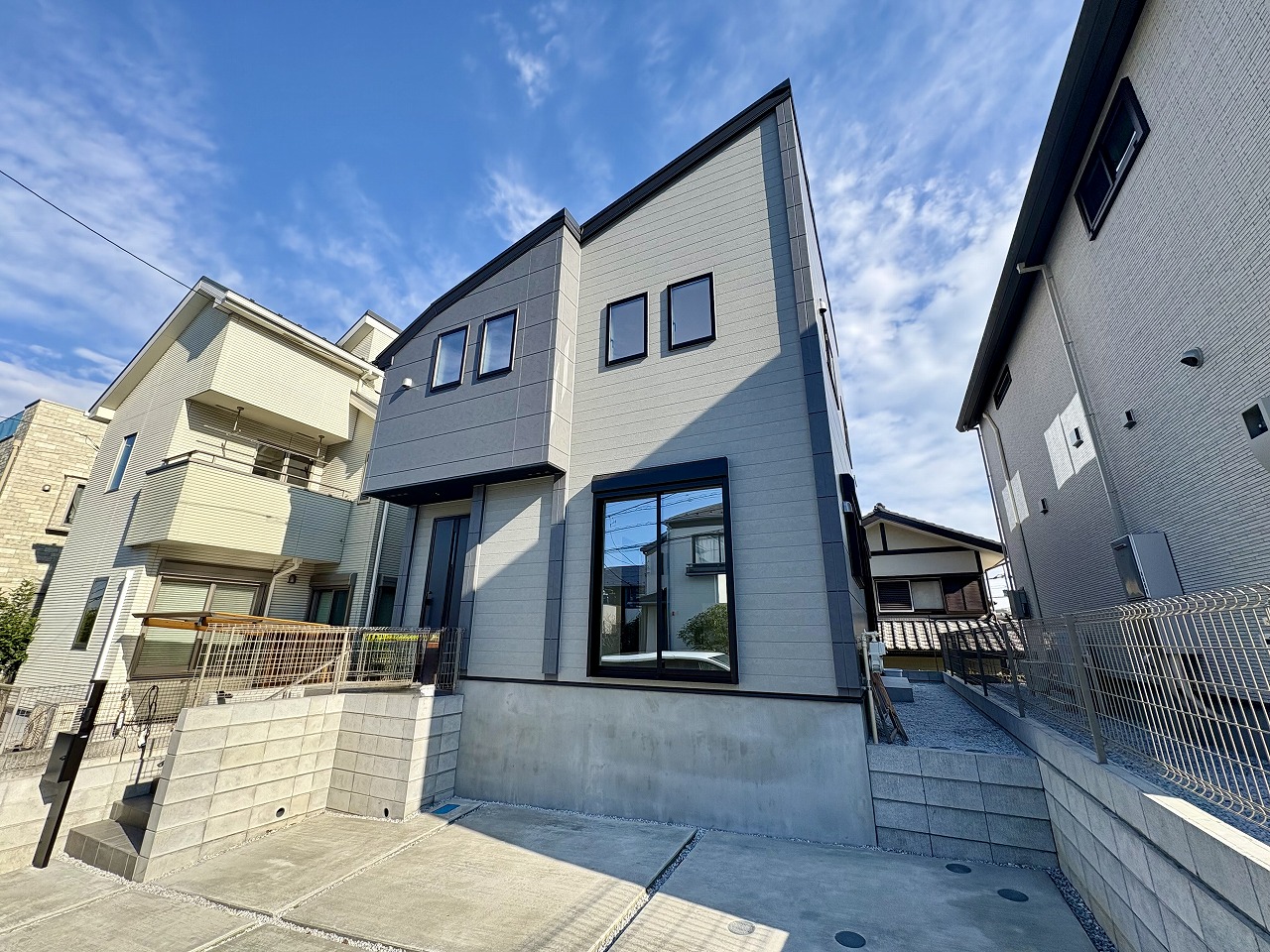 神奈川県川崎市麻生区虹ケ丘１丁目