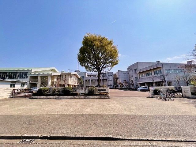 相模原市立東林中学校　距離約1500m