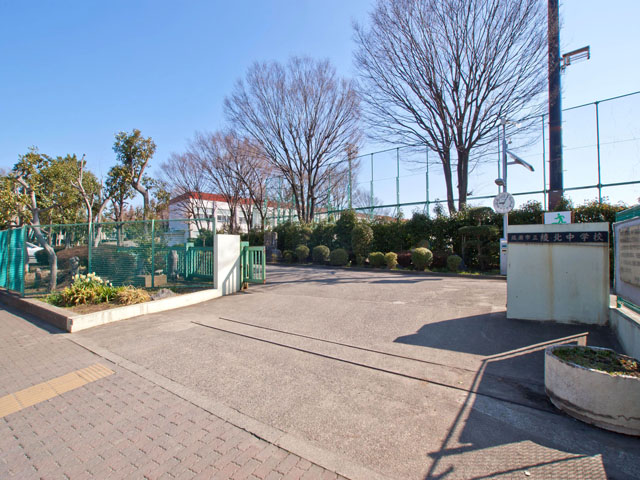 綾瀬市立綾北中学校 距離約550m