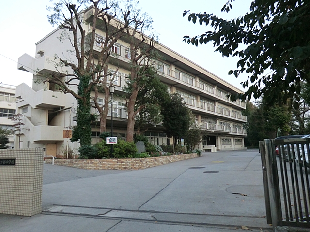 横浜市立保土ヶ谷中学校まで約1300m