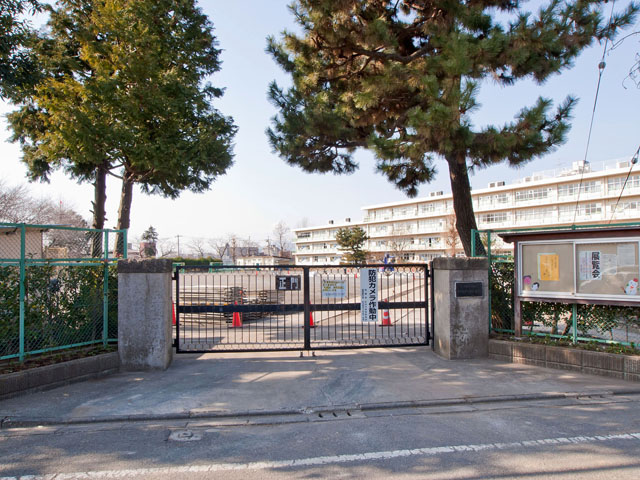 町田市立町田第四小学校まで約1300m