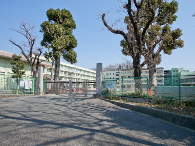 厚木市立南毛利小学校 距離約1500m