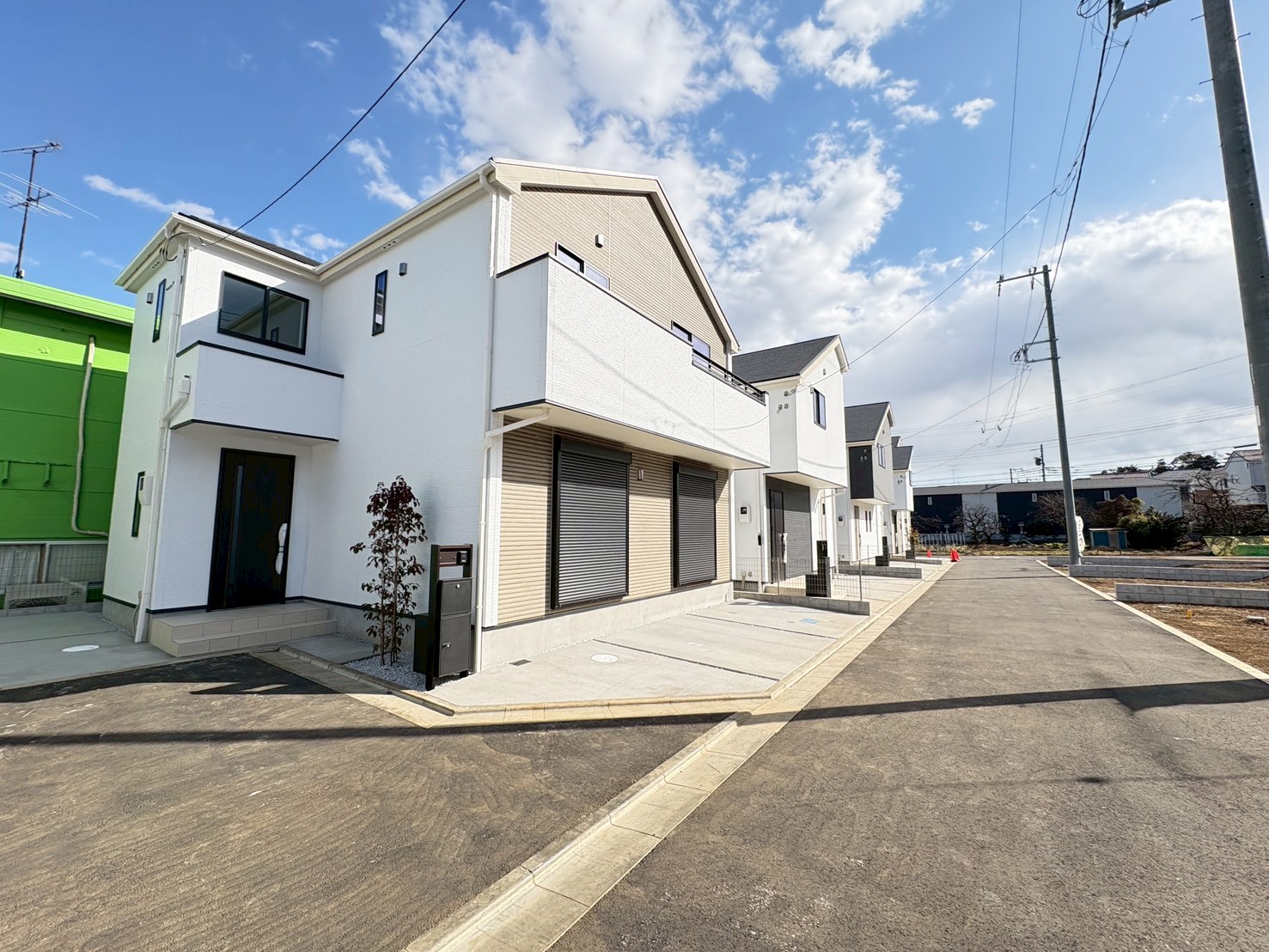 神奈川県厚木市林３丁目