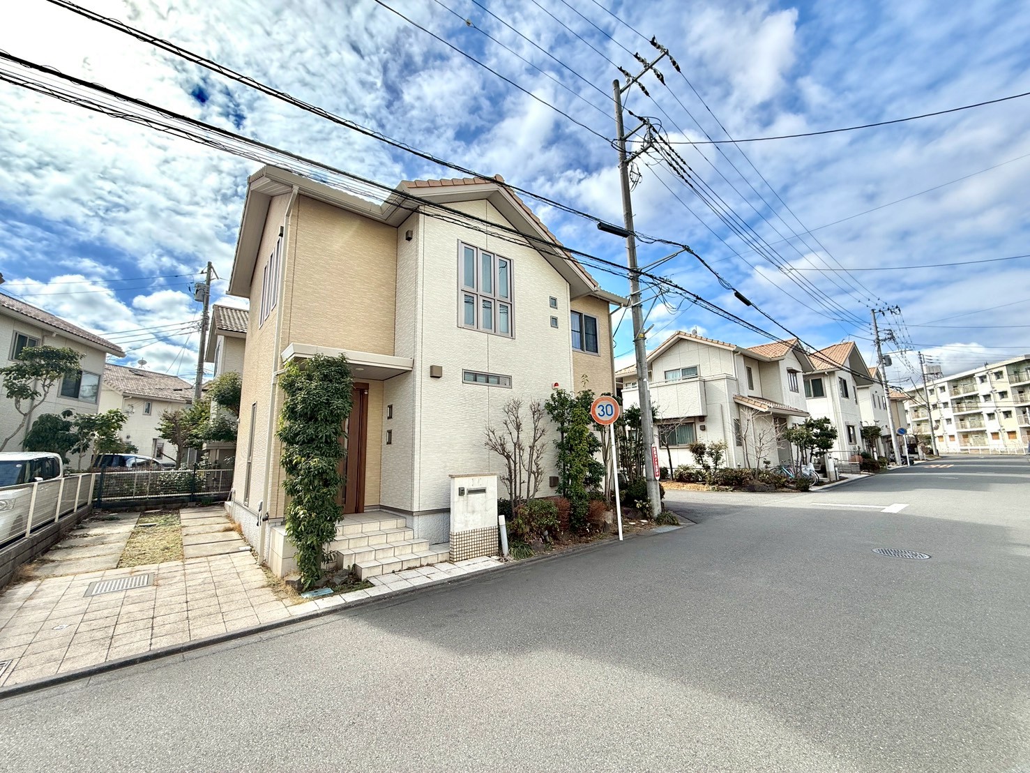 神奈川県厚木市緑ケ丘４丁目