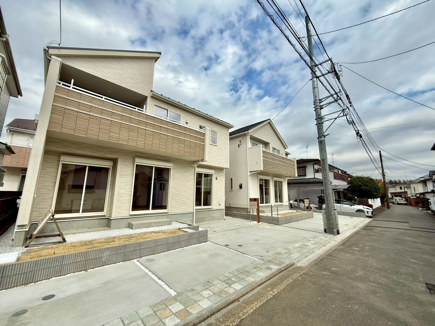 神奈川県横浜市旭区中沢３丁目