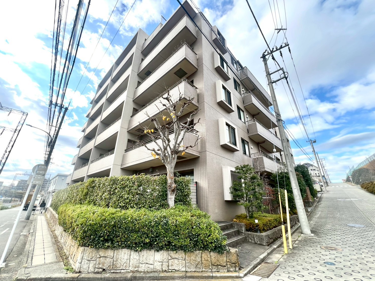 ヒルズ市が尾ブライトステージ