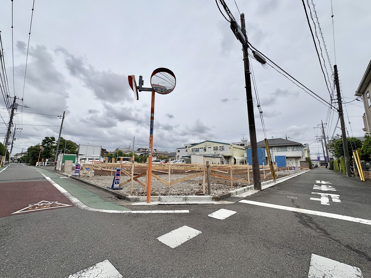 東京都三鷹市上連雀６丁目