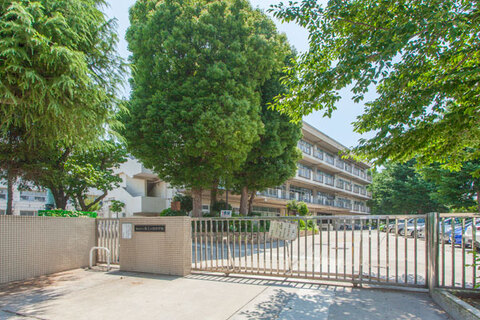 横浜市立保土ケ谷中学校(徒歩7分)