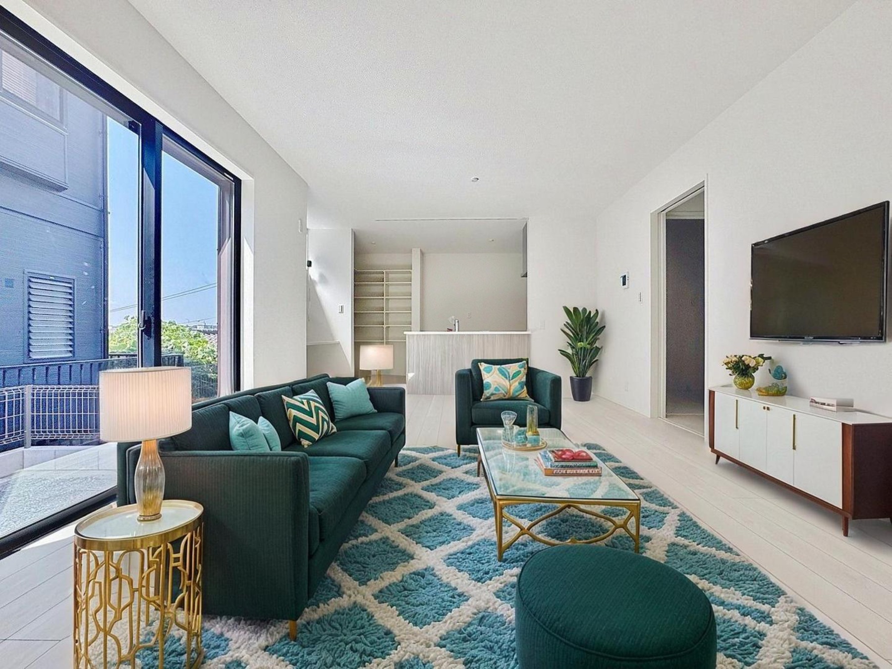 千葉県船橋市旭町１丁目