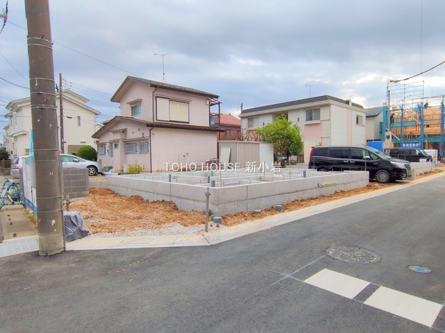 埼玉県三郷市鷹野４丁目