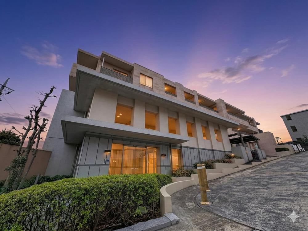 ハウス・オン・ザ・ヒル・ルネ市川フラッツ1