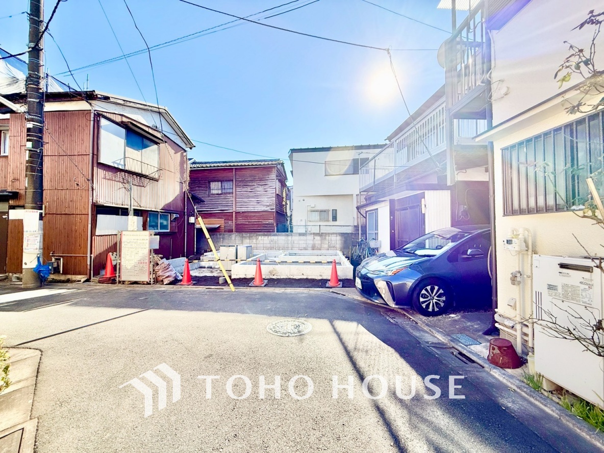 【愛する人達】との幸せな時間をここで楽しむ。耐震性、デザイン、そして対面キッチンを備えたユーティリティー。何も妥協しないライフスタイル。愛する家族を大切にする人達が住まう家。