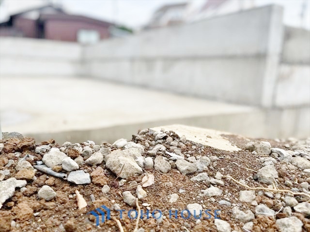 ◆時を忘れる場所◆ここにはみんなが集い、食事と楽しい会話が始まる。話に夢中になりすぎて、ついつい時を忘れ夜半過ぎになってしまう。そんな束の間の幸せを感じさせてくれる場所でありたい。