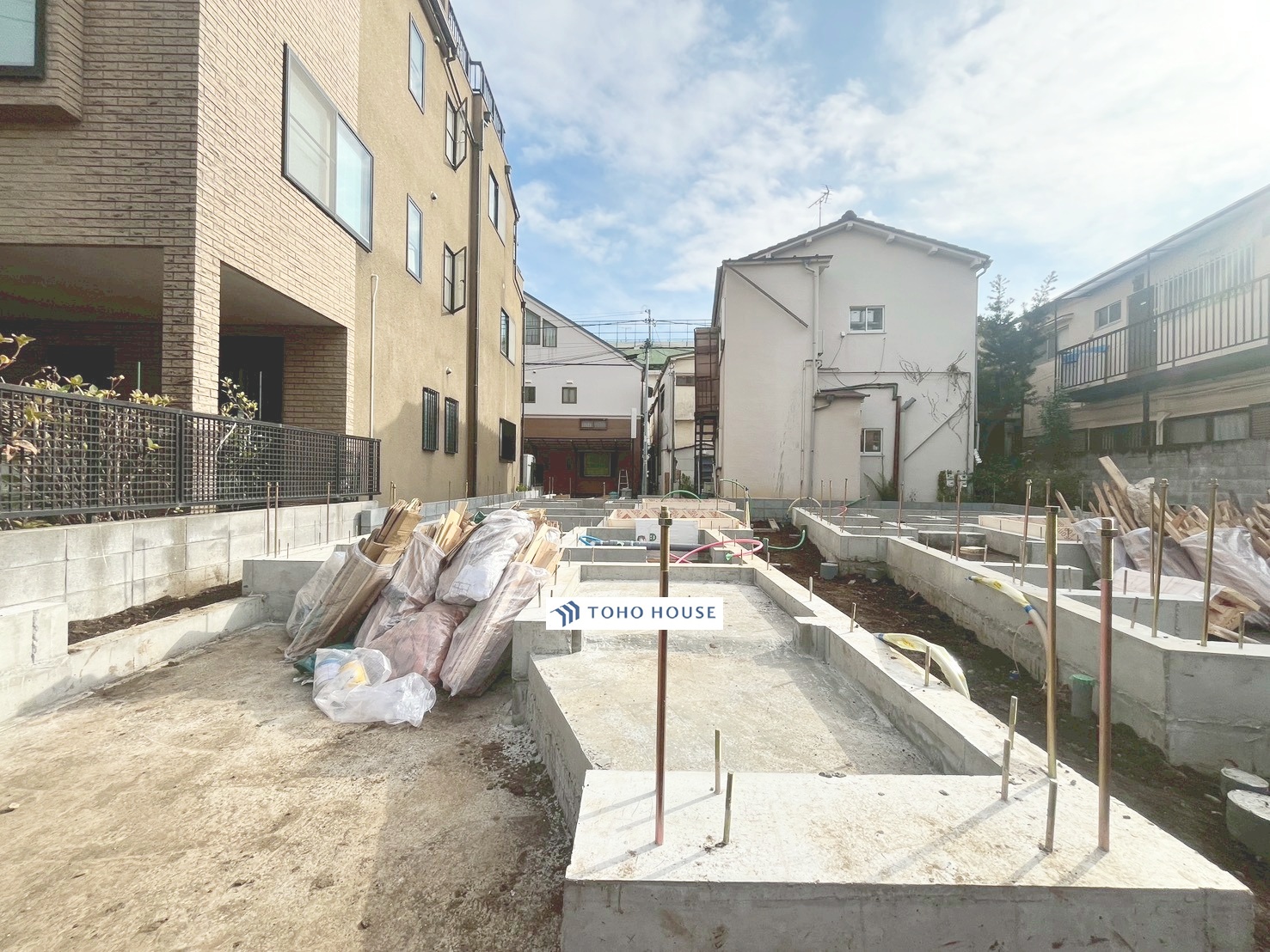 東京都渋谷区幡ヶ谷３丁目