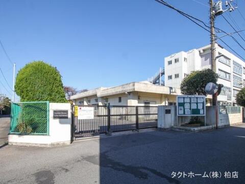 柏市立柏第二中学校：560m