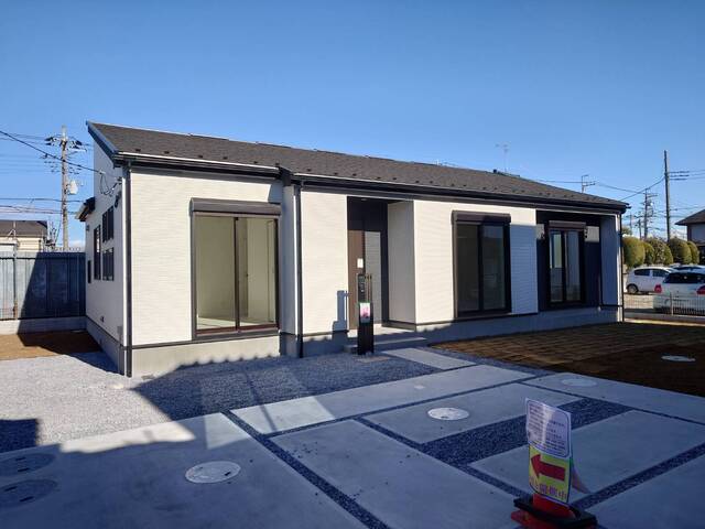 越谷市大間野町１０期２棟の写真1