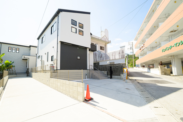 南城市知念安座真３期３棟の写真1