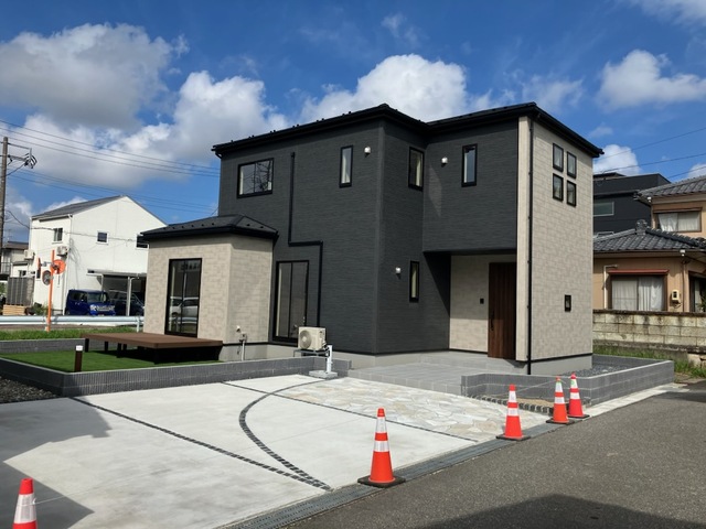 新潟市紫竹山２期１棟の写真1