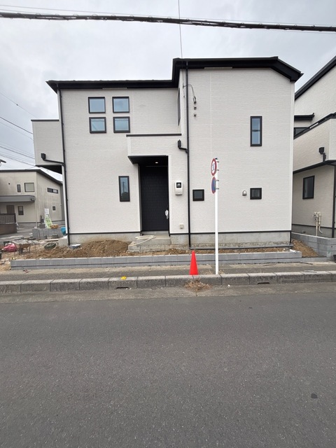 越谷市弥栄町１３期３棟の写真1